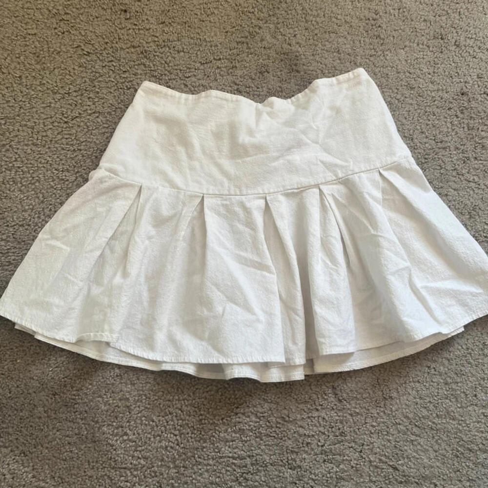 white tennis skirt